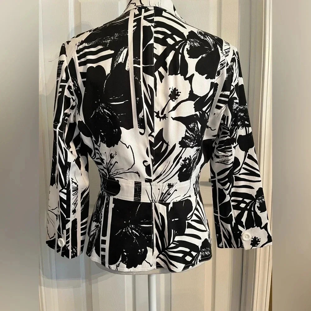 Cache Black & White Abstract Print Blazer Size 10 - image 5